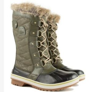 Sorel Tofino II Faux fur Snow Waterproof Boots - size 8
